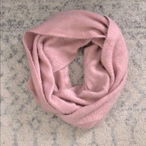 Ridiculously soft infinity scarf